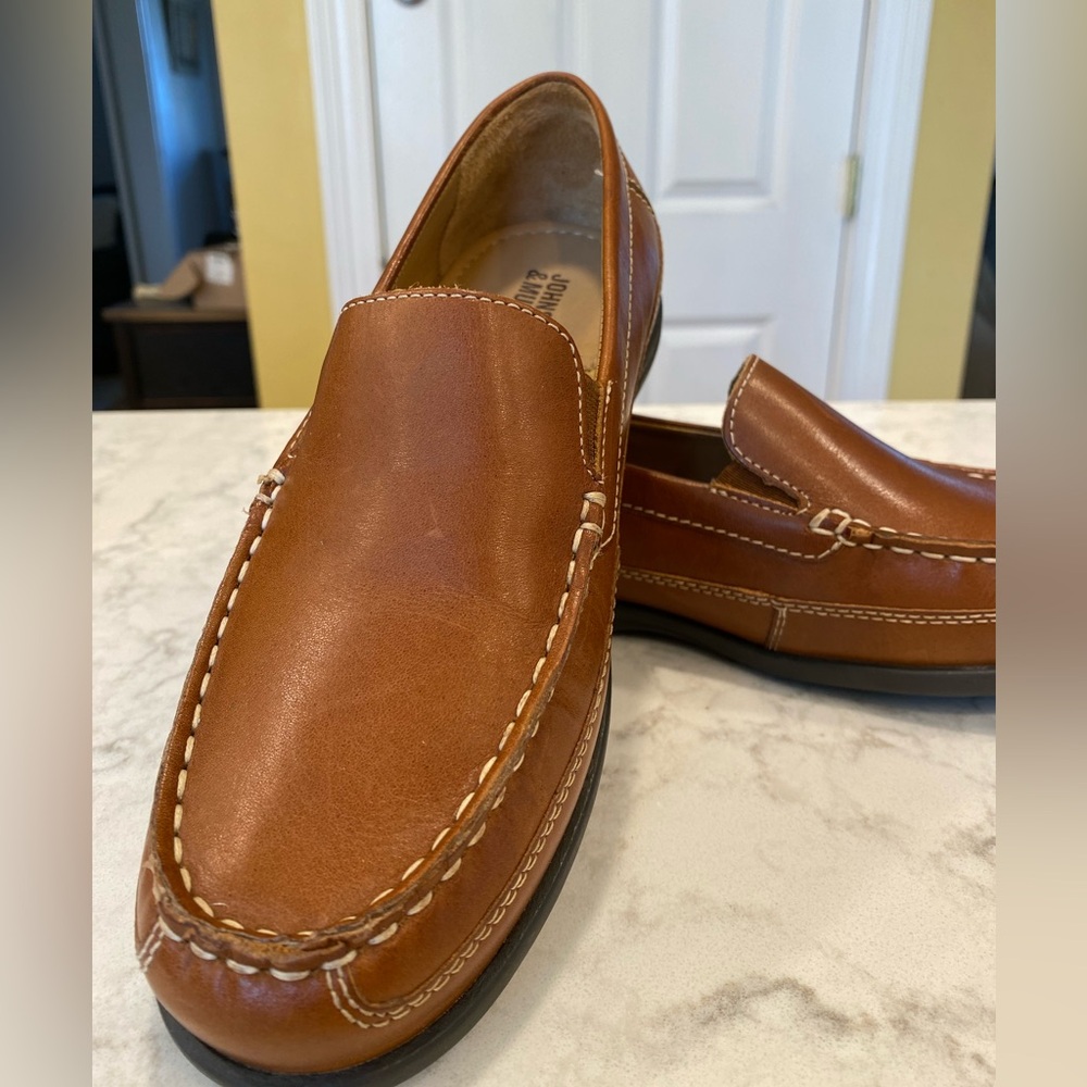 Johnstonn & Murphy, women’s size 4.5